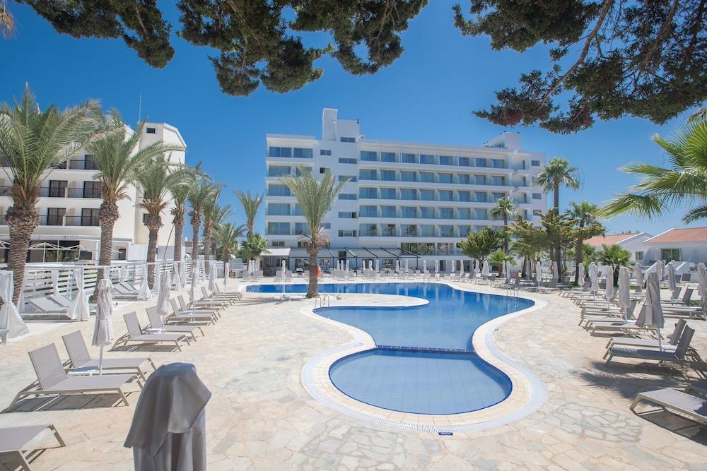 Bohemian Gardens Hotel Protaras Exterior foto